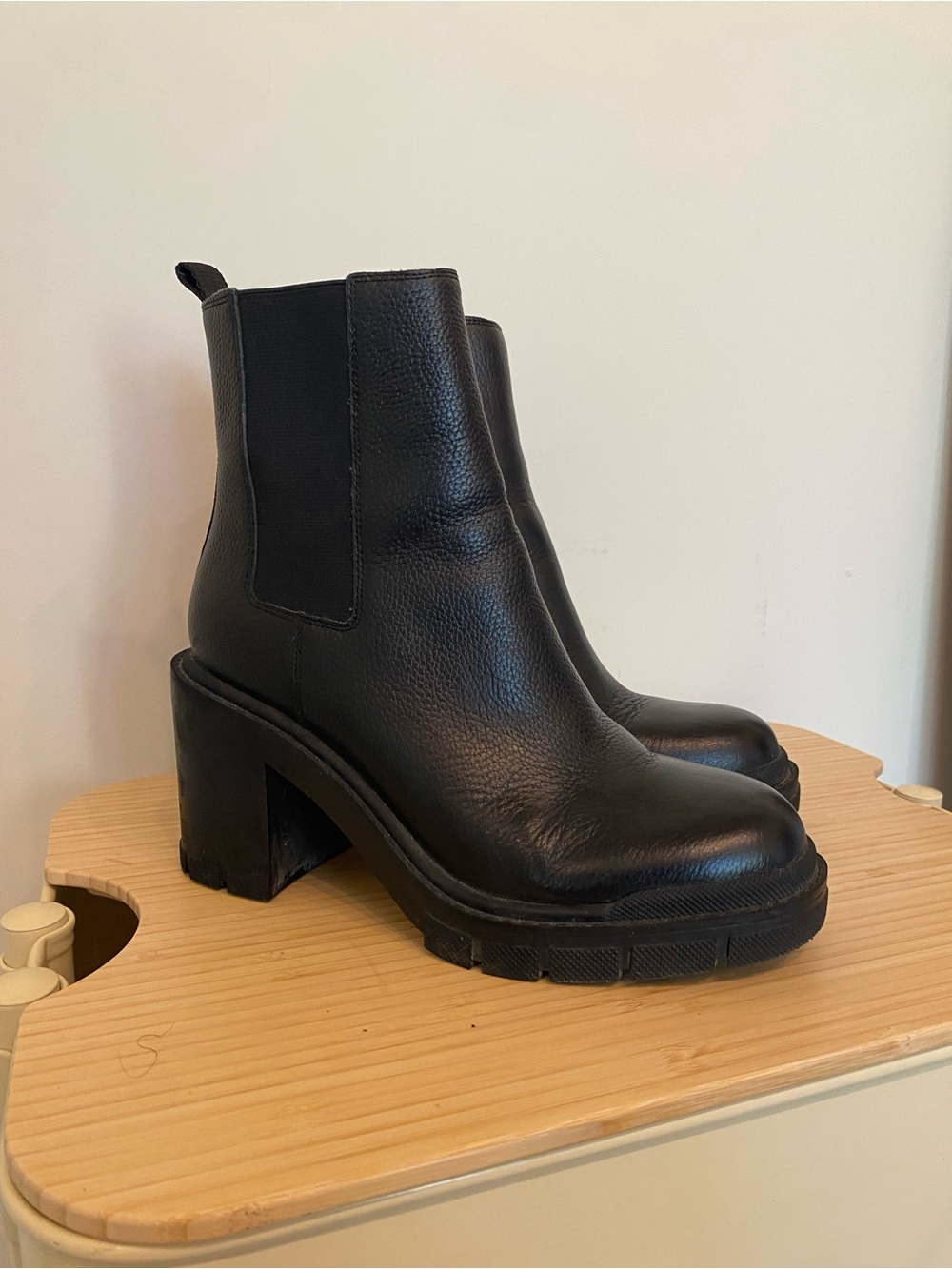 Steve Madden Black Leather Chelsea Boots